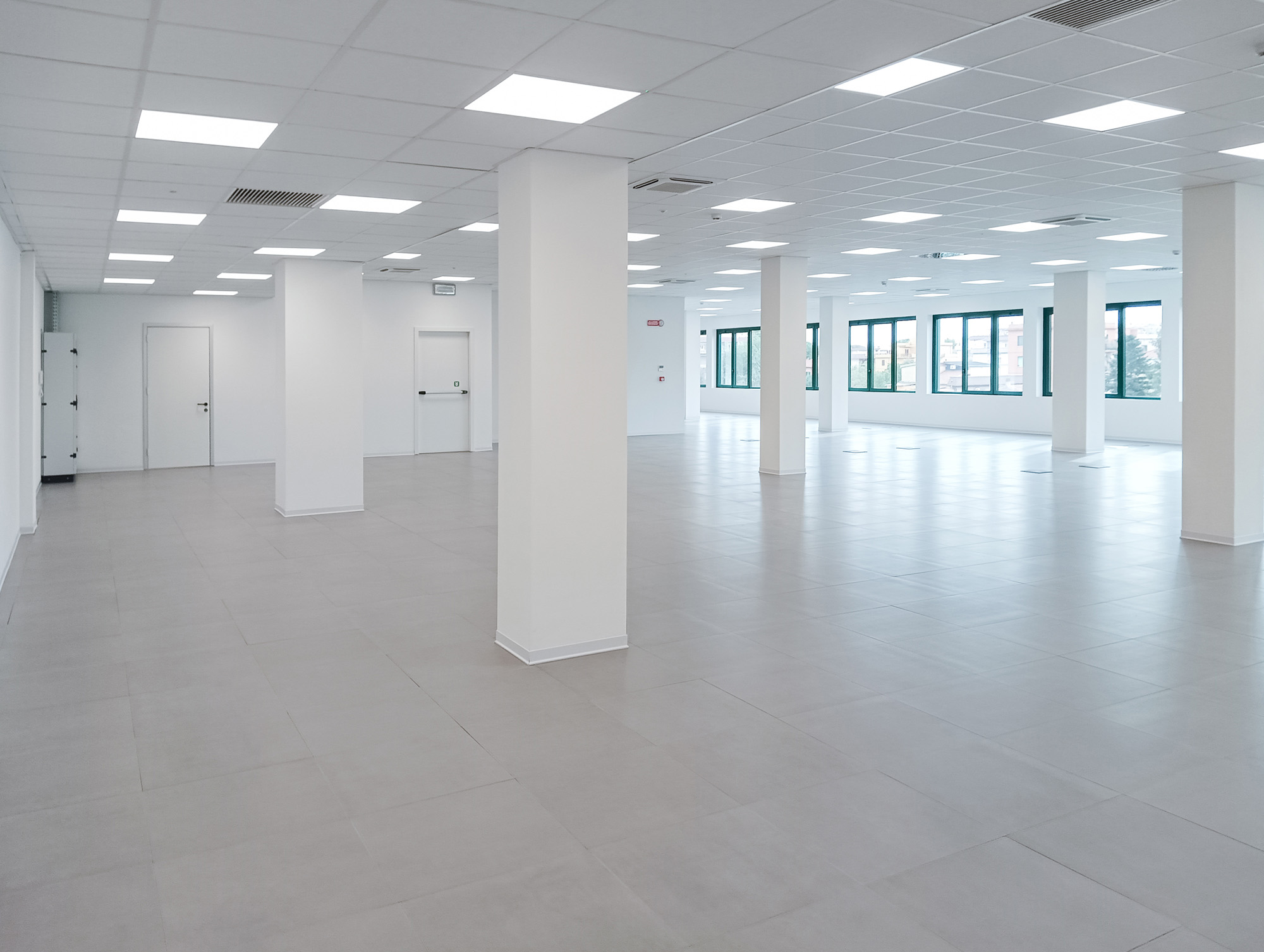 Image of the interior of the offices at the Il Molino di Tor Cervara logistics hub in Rome